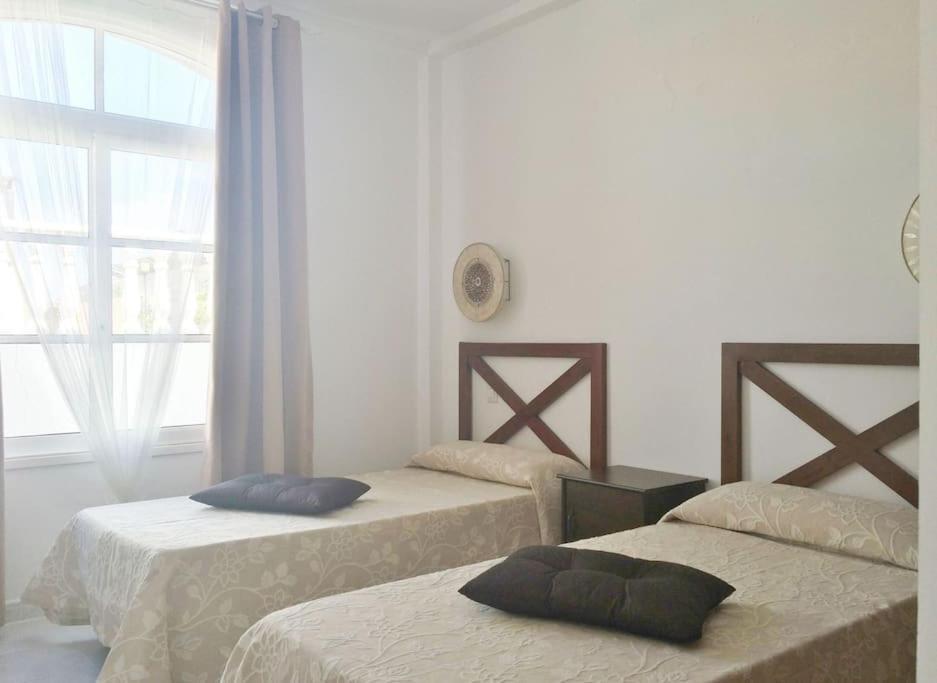 Lovely Villa - Pool Front, Private Roof Terrace, Wifi Fiber Optic Коралео Екстериор снимка